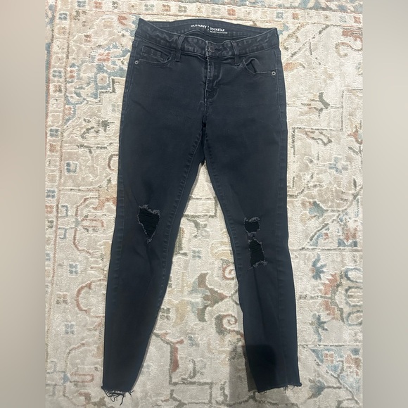 Old Navy Women's Rockstar mid-rise Black Skinny Jeans with Distressed Knees - Picture 1 of 5